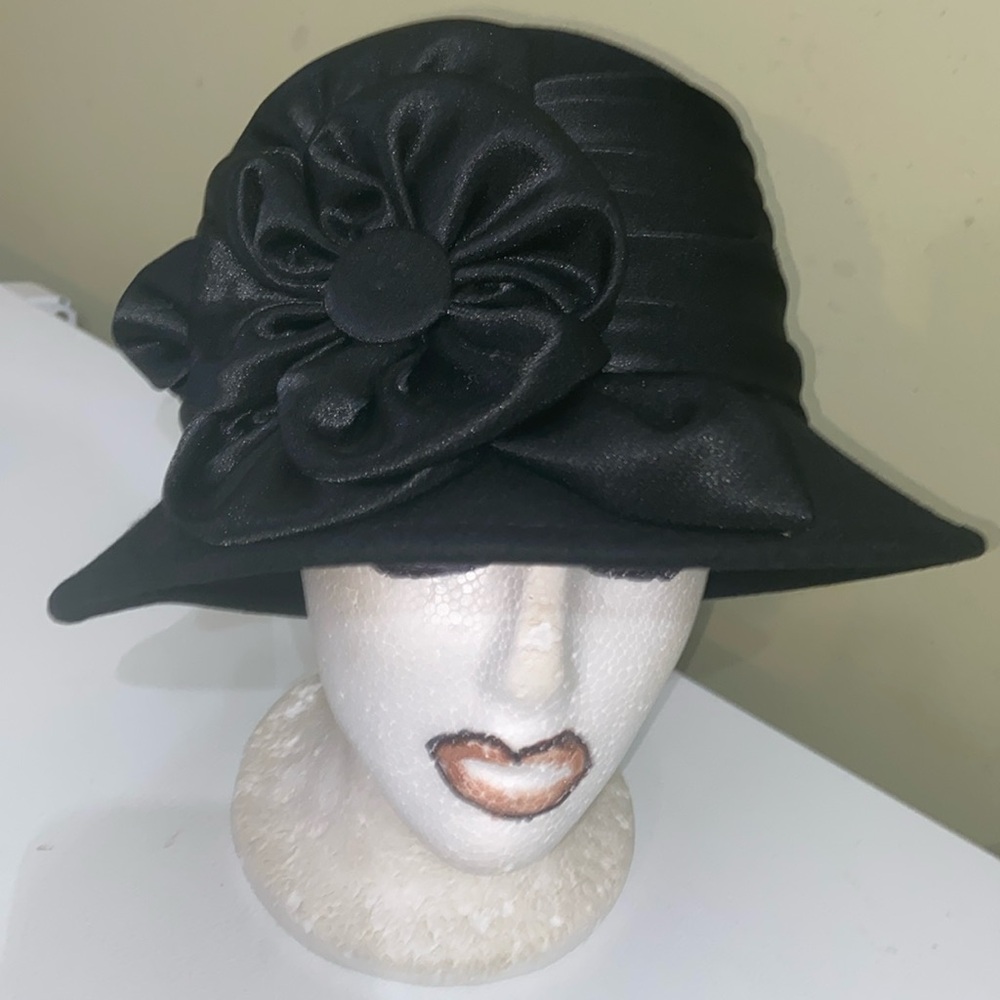 Really Cute Everyday Black Hat by Giovannio